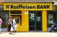 Peste 100 de clienti Raiffeisen vor porni procesul colectiv impotriva bancii