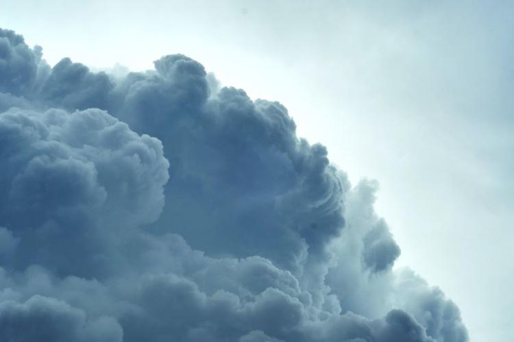 Se strang nori negri pe cerul economiei romanesti