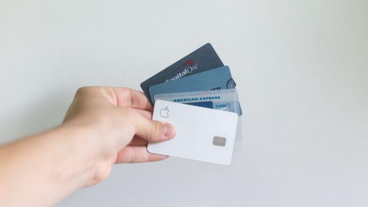 Digitalizarea a ajuns si la cardurile de credit