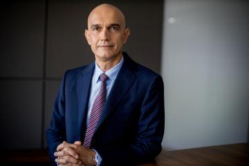 Vladimir Kalinov, vicepreședinte Raiffeisen Bank: „Este un mit că banca îl pândește pe clientul cu probleme ca să îi ia casa. Nu ne ocupăm cu imobilele și nici nu suntem interesați!”