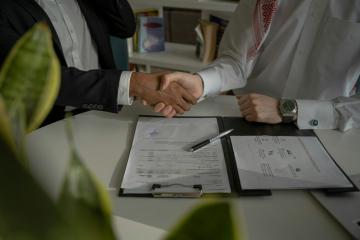 Cum primești câteva mii de lei pentru înrolarea salariilor prietenilor