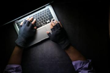 Cum recunoști și cum te protejezi împotriva falselor oferte de investiții