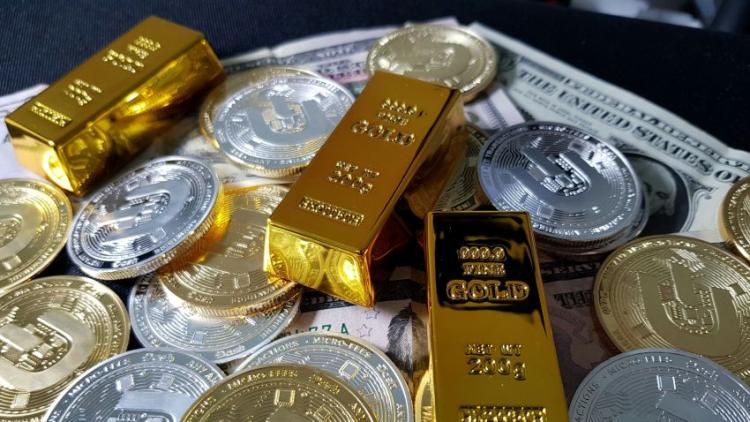 De ce explodează cotațiile metalelor prețioase și cum poți beneficia de acest trend?
