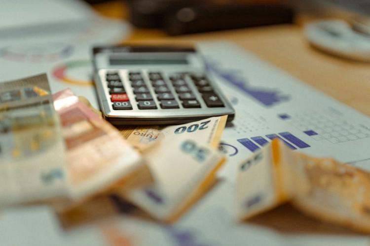 Conturi curente cu asigurări, curs preferențial și cashback
