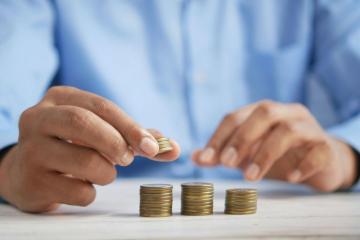 Cum să beneficiezi de o dobândă de 10% pentru economiile tale